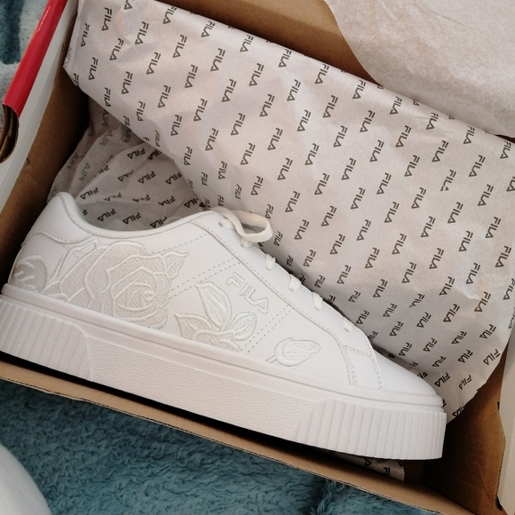 Sneaker - Picture 4 of 4